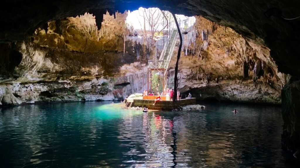 Top 5 lugares más románticos para visitar con tu pareja en yucatán la revista del sureste mx Cenotes De Homun