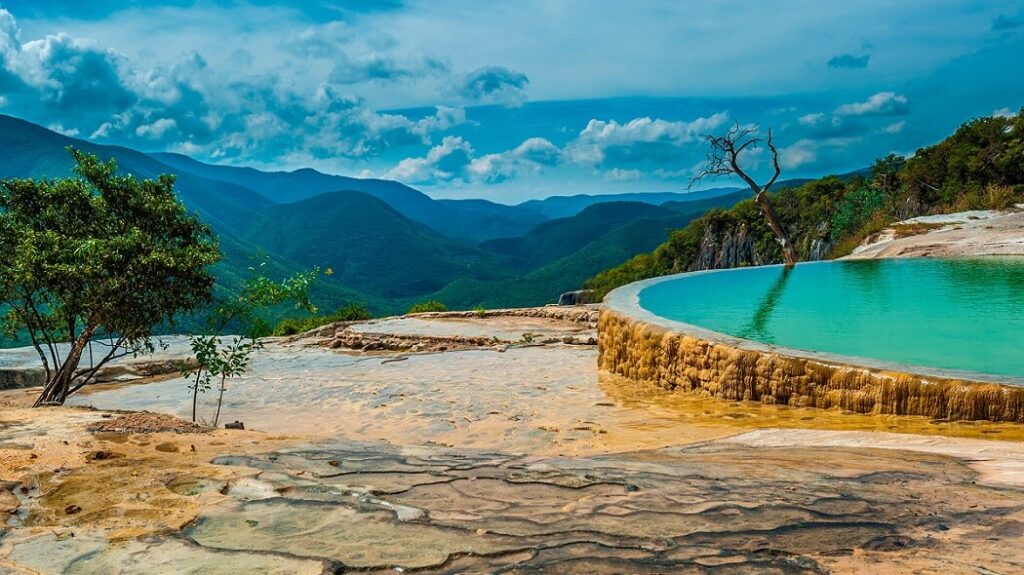Top 12 lugares más memorables en méxico para pedir matrimonio la revista del sureste mx Hierve El Agua Oaxaca